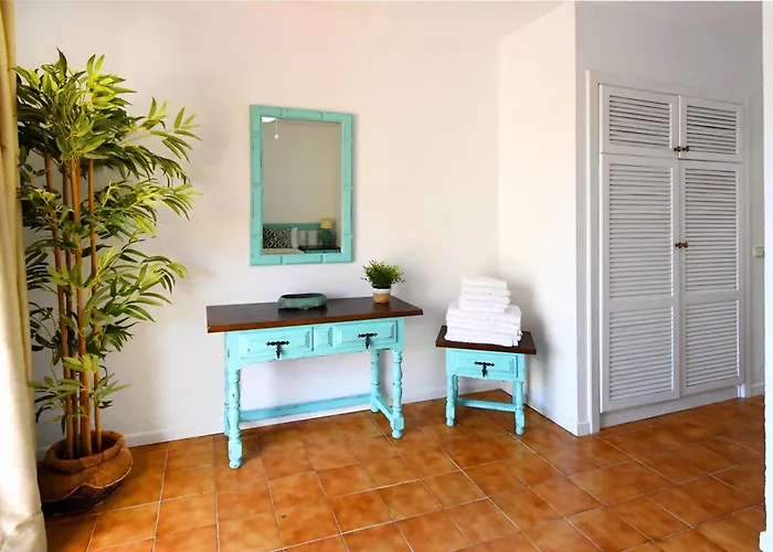 Апартаменты Excelent Location 5 Min To The *